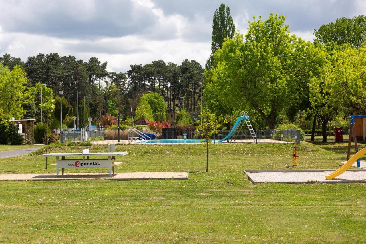 שיופוק Aranypart Camping & Apartments מראה חיצוני תמונה