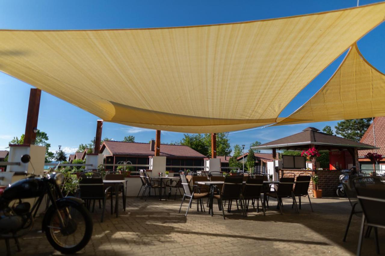 שיופוק Aranypart Camping & Apartments מראה חיצוני תמונה