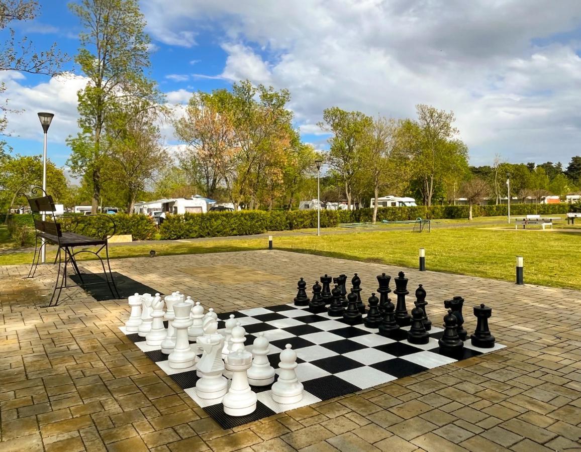 שיופוק Aranypart Camping & Apartments מראה חיצוני תמונה